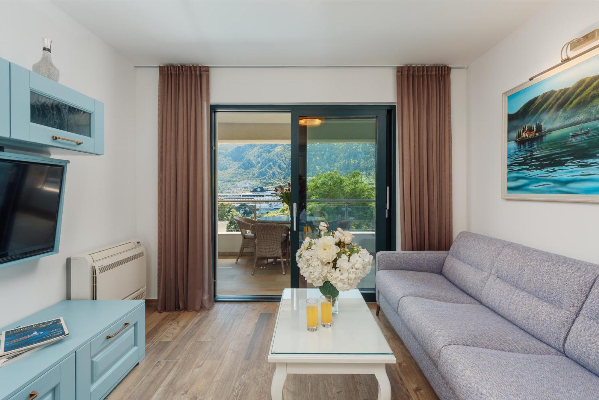 Apartments Los Olivos Kotor Exterior photo