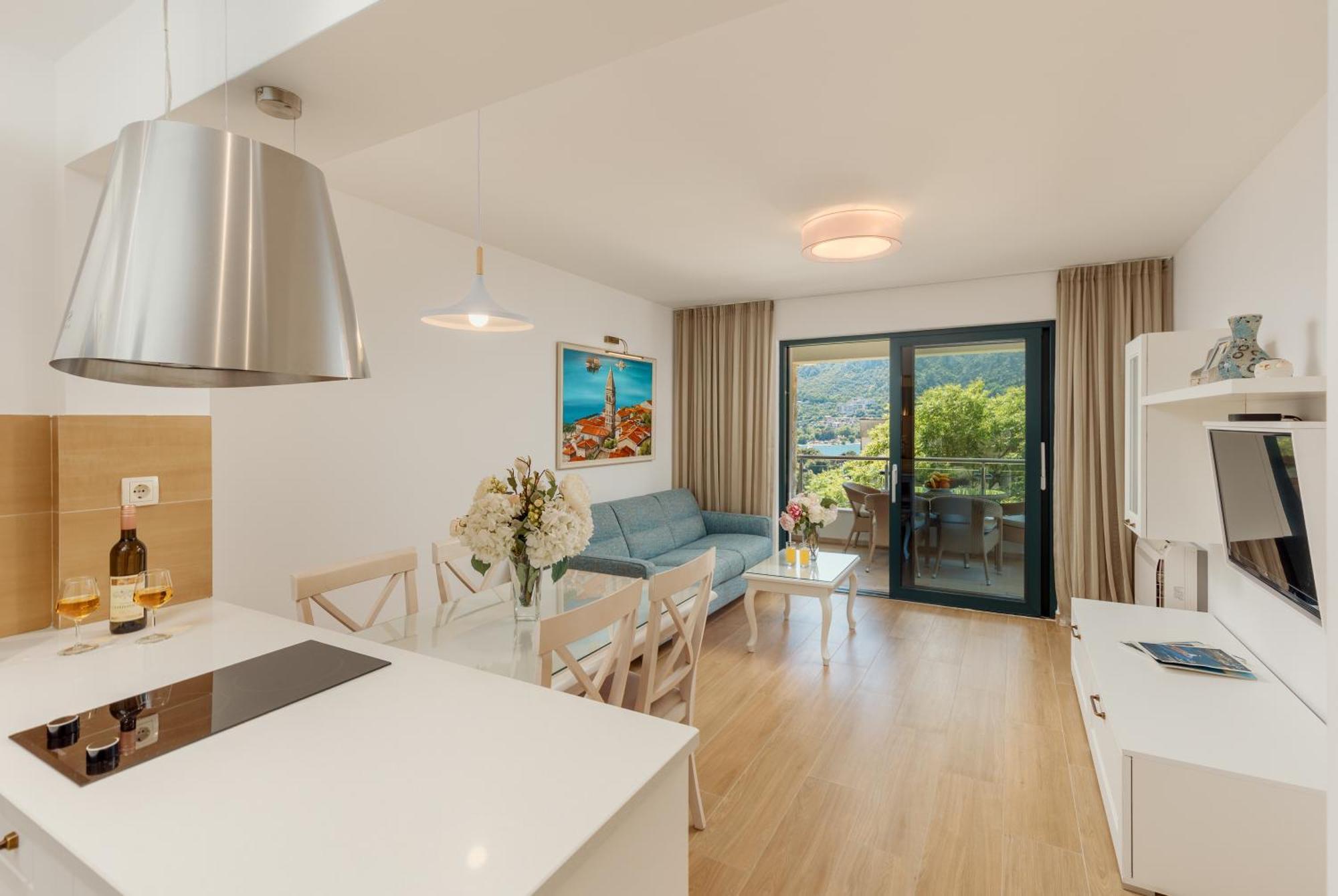 Apartments Los Olivos Kotor Exterior photo
